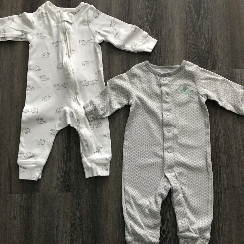 2 Carter’s Baby boy white and gray rompers 3 month  bundle